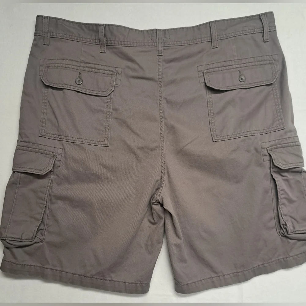Signature Gold Levi Strauss & Co Khaki Cargo Shorts W44 Zipper Fly Grey